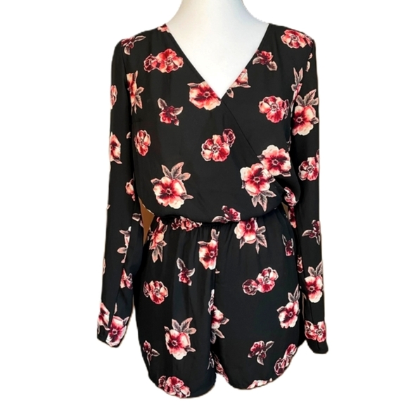 H&M Divided Women's Black Floral Romper Size 4 - Picture 2 of 8